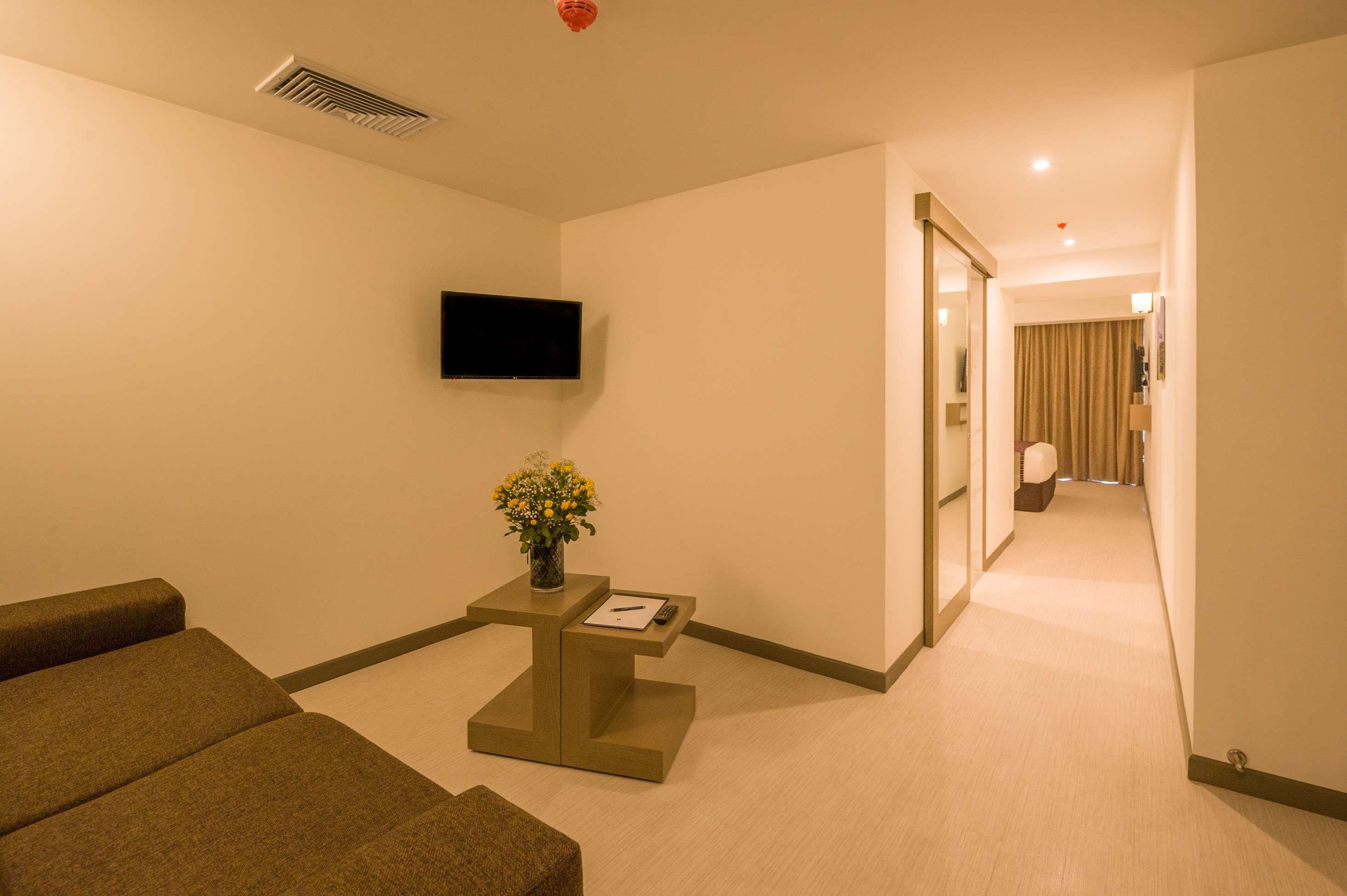 Best Western Posada Royale Hotel & Suites Simi Valley Bagian luar foto