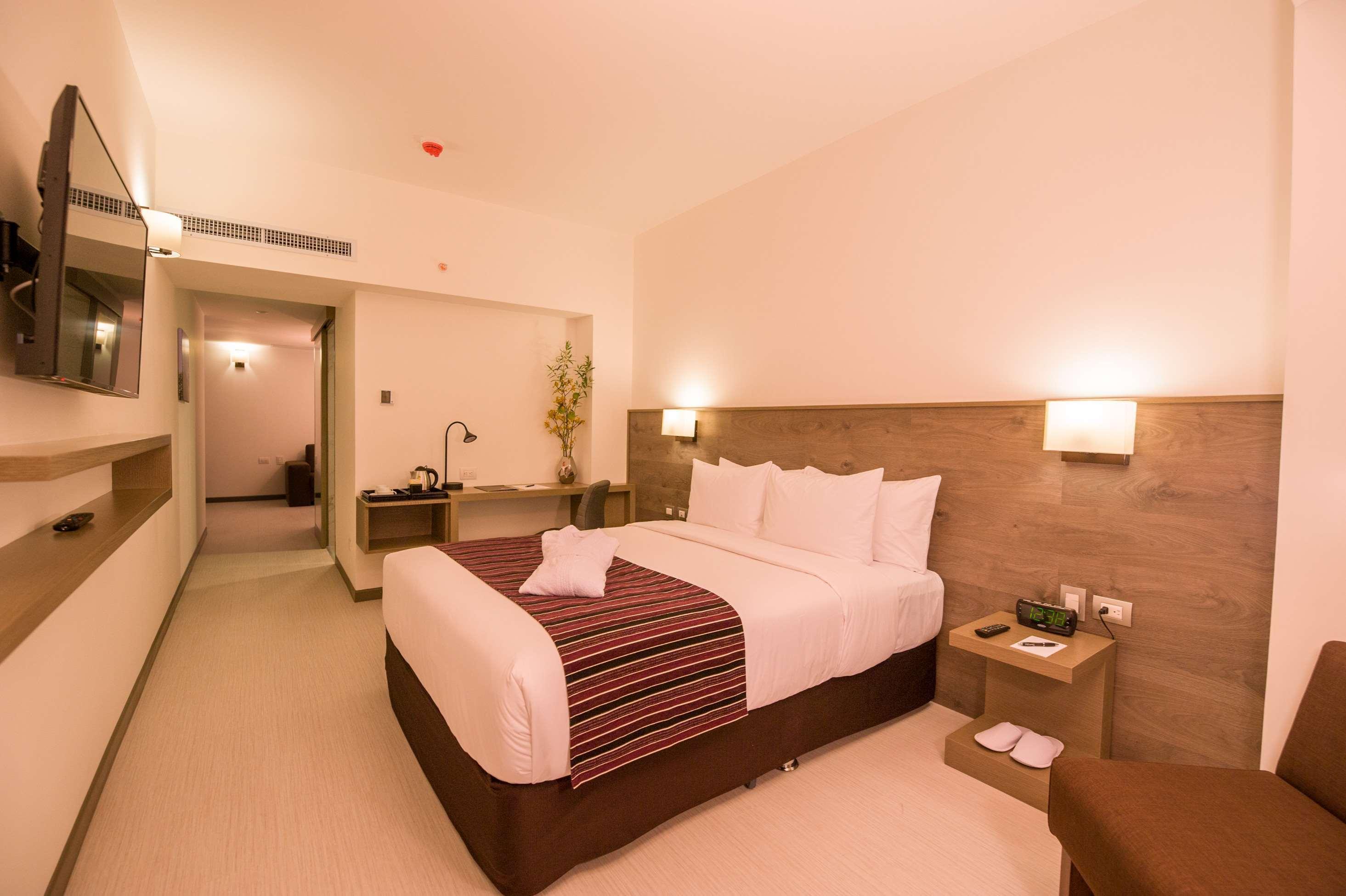 Best Western Posada Royale Hotel & Suites Simi Valley Bagian luar foto
