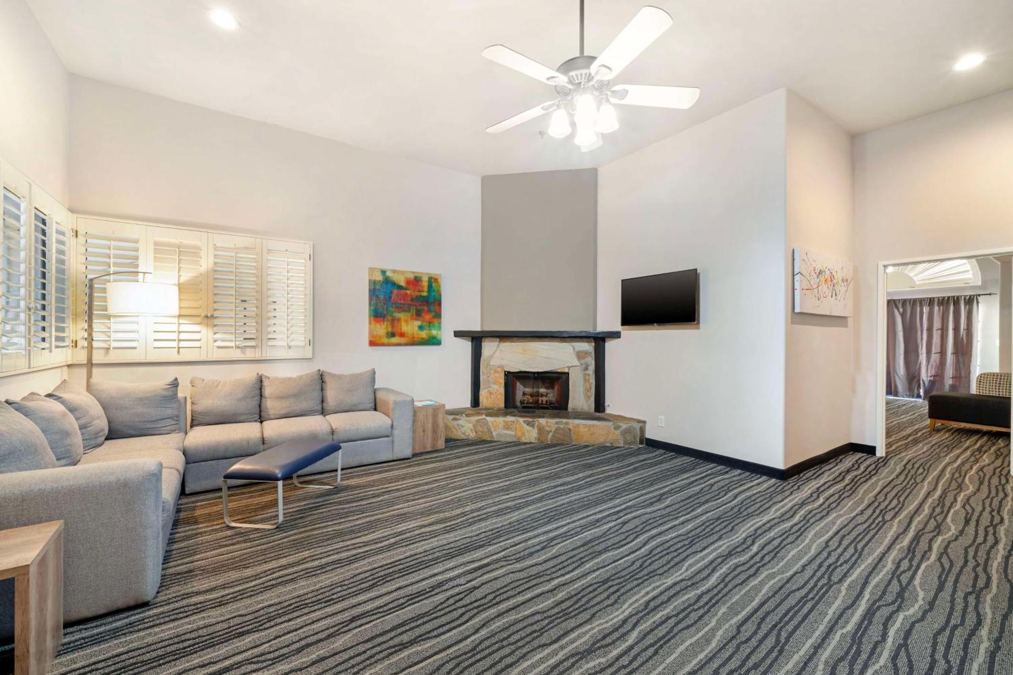 Best Western Posada Royale Hotel & Suites Simi Valley Bagian luar foto