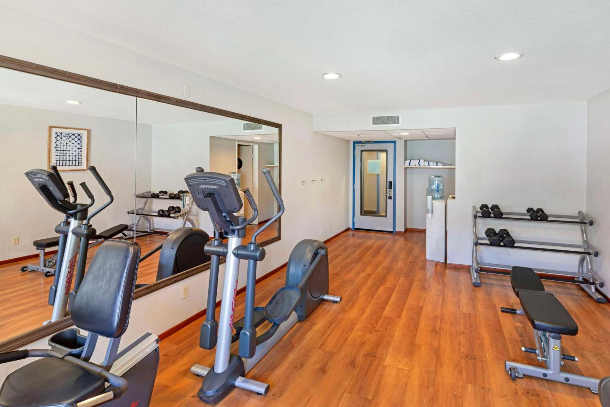 Best Western Posada Royale Hotel & Suites Simi Valley Bagian luar foto