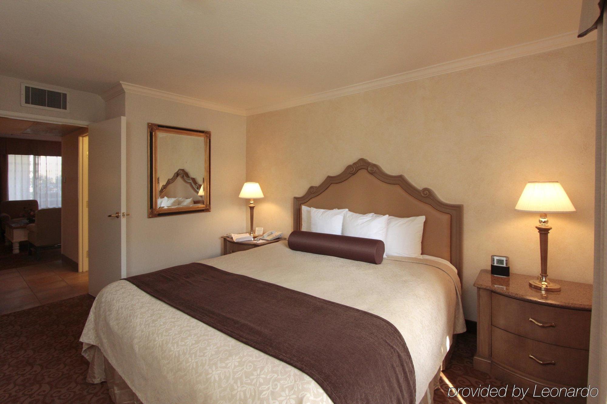 Best Western Posada Royale Hotel & Suites Simi Valley Bagian luar foto