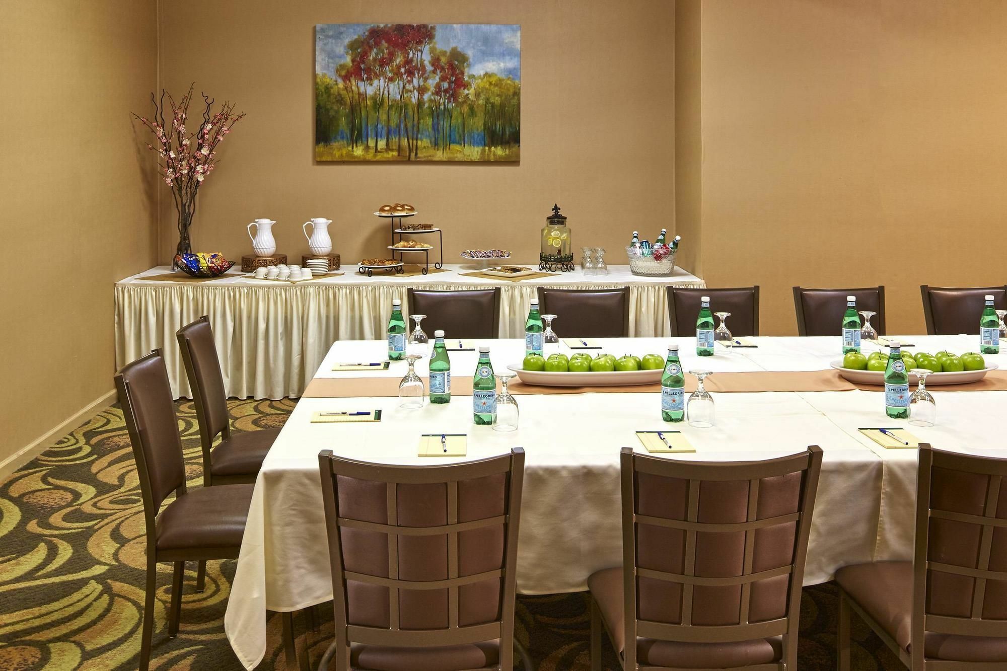 Best Western Posada Royale Hotel & Suites Simi Valley Bagian luar foto